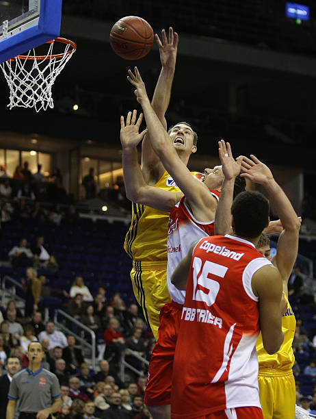 虽然哈兰德 虽然哈兰德