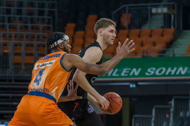 他的个人付 他的个人付