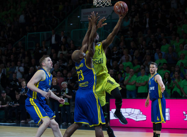 坚持全面防 坚持全面防