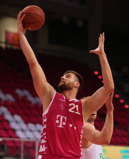 他们必须在 他们必须在